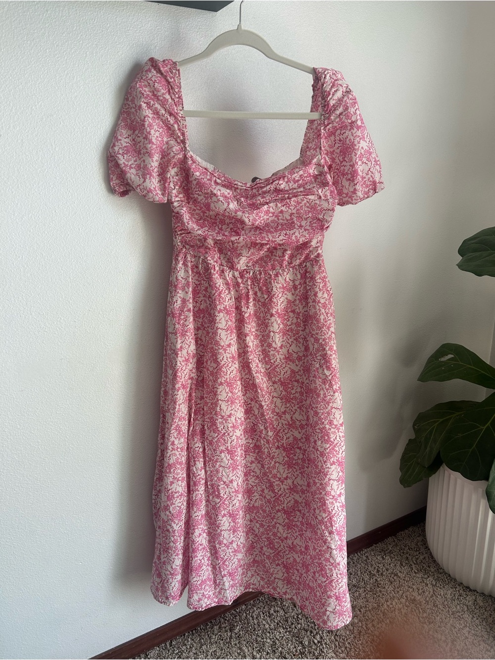 Square-Neck Pink Floral Midi Dress with Puff Sleeves
